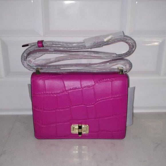 BRAND NEW DVF CROCODILE EMBOSSED LEATHER HANDBAG IN SUMMER BEET (FUSCHIA) COLOR - Picture 2 of 9